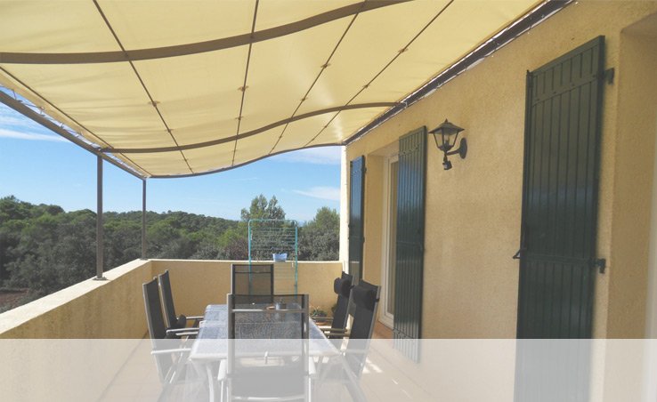 Bâche pvc sur mesure pour pergola murale