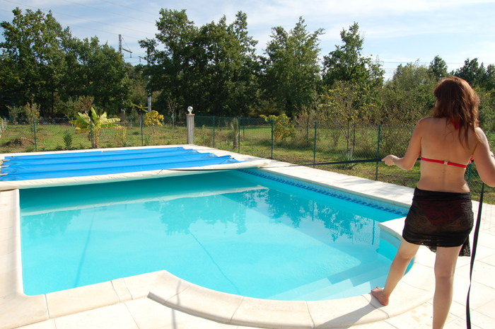 Patin de protection de margelle de piscine pour bache à barre 